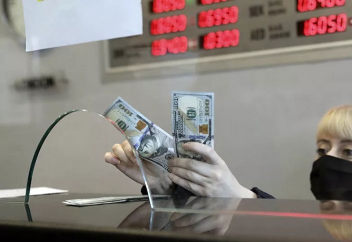 Dolların sabaha olan rəsmi məzənnəsi açıqlandı