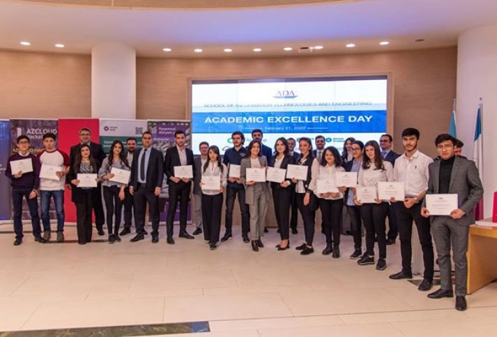 “Nar” ADA Universitetinin İT üzrə fərqlənən tələbələrinə dəstək olub