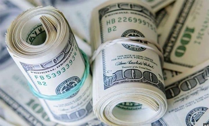 Dolların bazar ertəsinə olan rəsmi məzənnəsi açıqlandı