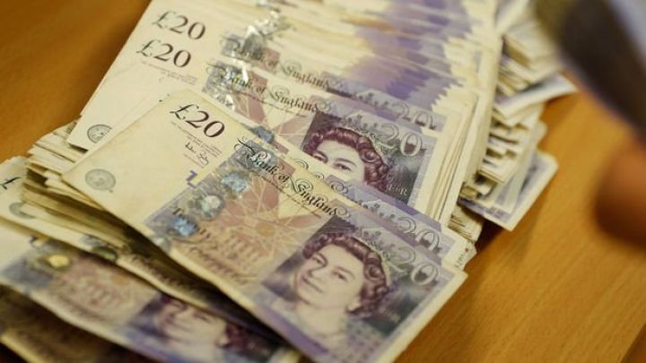 Böyük Brintaniya böhrandan çıxa bilmək üçün rekord istiqaraz satışı planlaşdırır