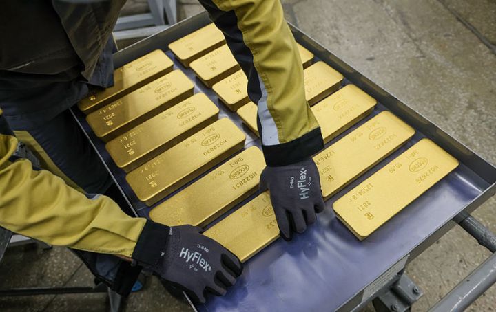 Qızıl qiymətləri 4 ayın dibinə düşüb