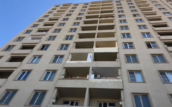 İlk rübdə 32 çoxmərtəbəli yaşayış binasına  çıxarış verilib