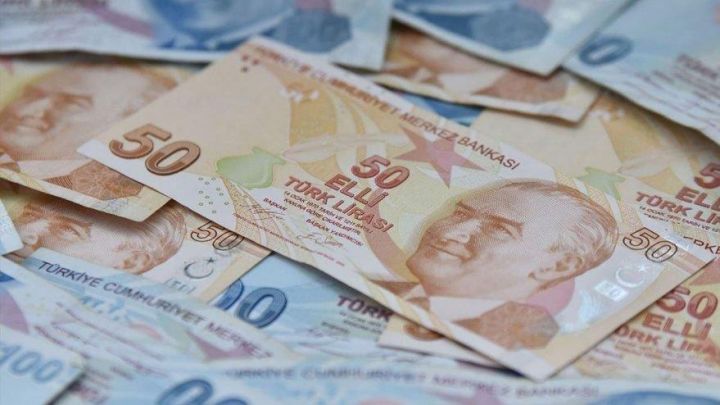 Lirənin manata qarşı məzənnəsi tarixi minumumu yeniləyib