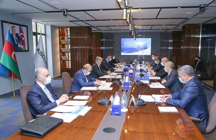 Samir Şərifovun sədrliyi ilə dövlət şirkətində iclas keçirilib