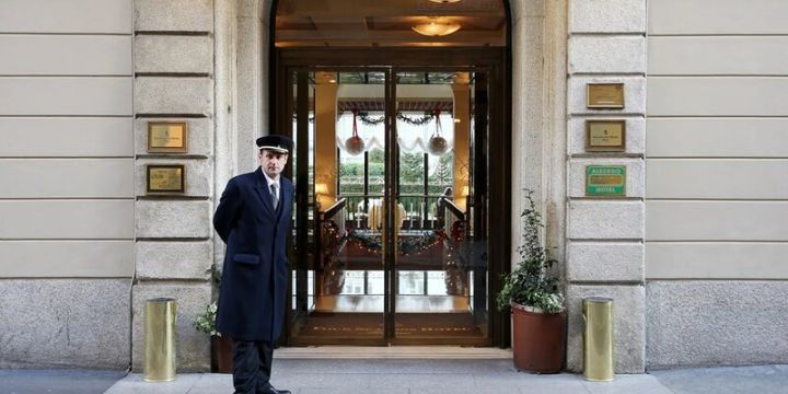 Bill Qeyts Bakıda da oteli olan şəbəkənin nəzarət paketini 2,2 milyard dollara aldı