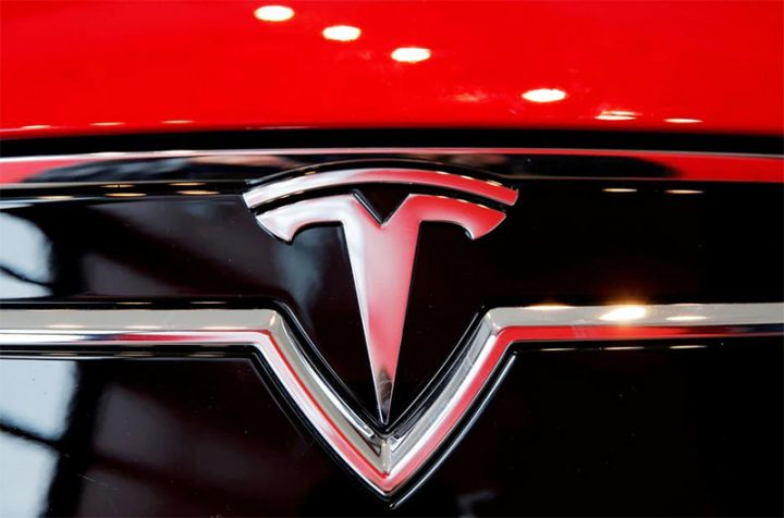 Tesla ABŞ-dan 6 min elektromobili geri çağırıb