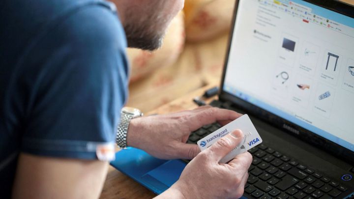 Ənənəvi bank kartlarının sonu gəlir - Visa-dan 2 milyard dollarlıq yeni həmlə