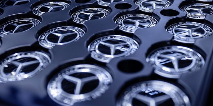 “Daimler” şirkəti “Mercedes-Benz”ə çevrilir