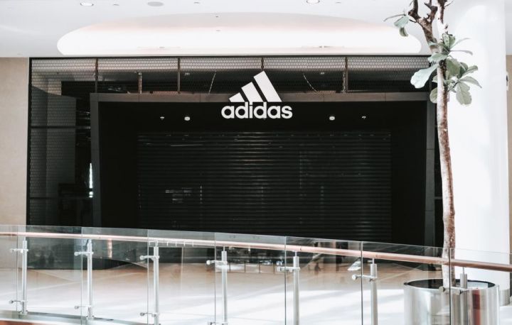 Rusiya bazarından ayrılması Adidas-ı 100 milyon avrodan çox gəlirdən məhrum etdi
