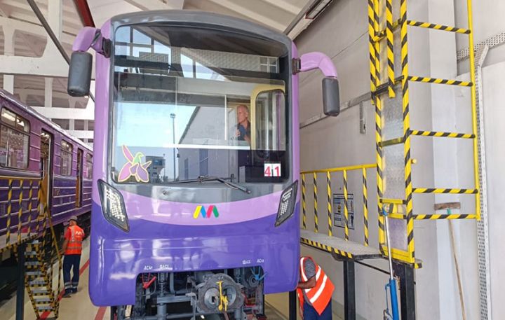 Modernləşmiş daha bir qatar xəttə verilib