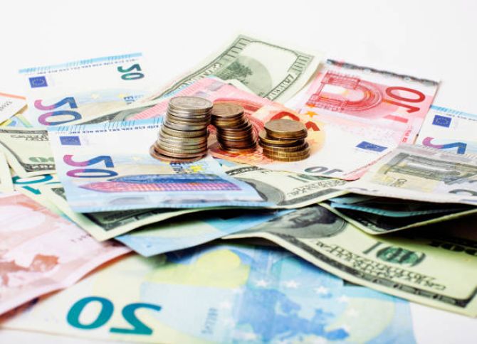 Rəsmi məzənnələr açıqlandı