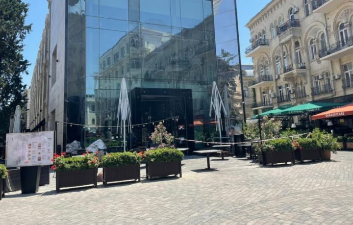 "Məşhur kafe Bakıda fəaliyyətini dayandırıb"