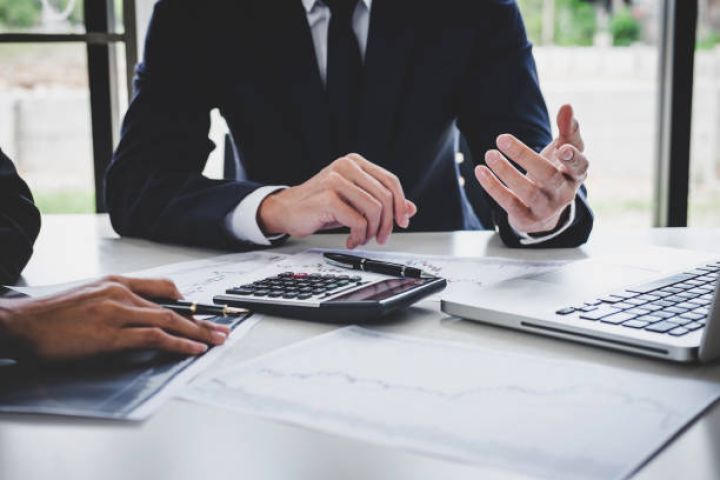 Azərbaycanın investisiya şirkəti 2 ay müddətində komissiyanı ləğv etdiyini açıqladı