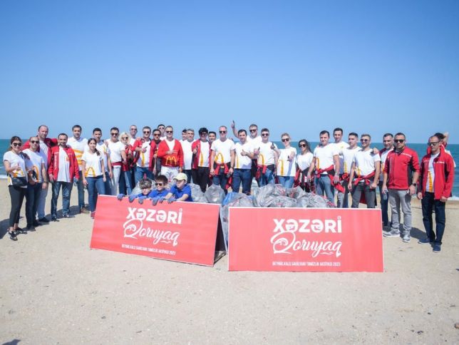 “McDonald’s Azərbaycan”ın əməkdaşları da Xəzərin sahilinin təmizlənməsi aksiyasında iştirak ediblər - FOTO