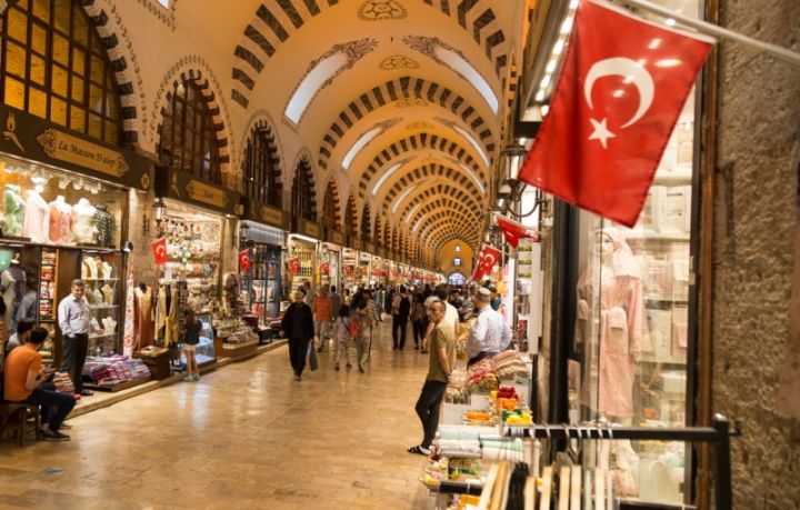 İstanbulda pərakəndə satış qiymətləri 2023-cü ildə 75% artıb