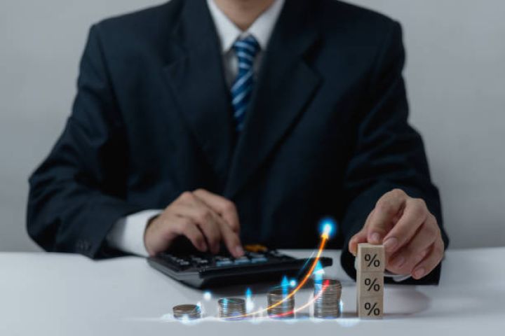 İllik gəlirlilik faizi 15% olan 300 min manatlıq istiqrazları 1 investor ədlə etdi