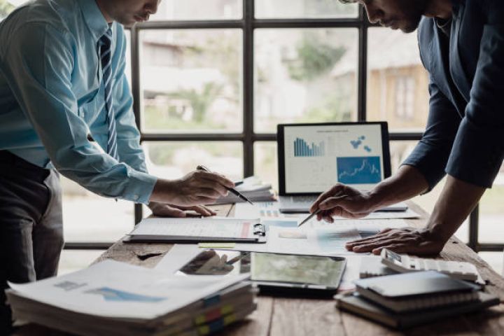 ABB-nin yeni səhmlərinə sifarişlərin 24%-ni yaşı 30-dək olan gənc investorlar yerləşdirib