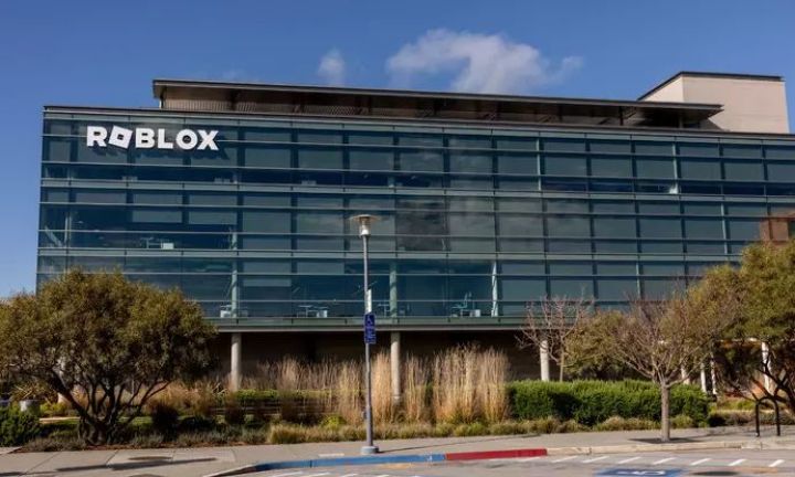 Roblox aktiv istifadəçi sayı hədəfinə çata bilmir - SƏHMLƏRİ KƏSKİN UCUZLAŞIB