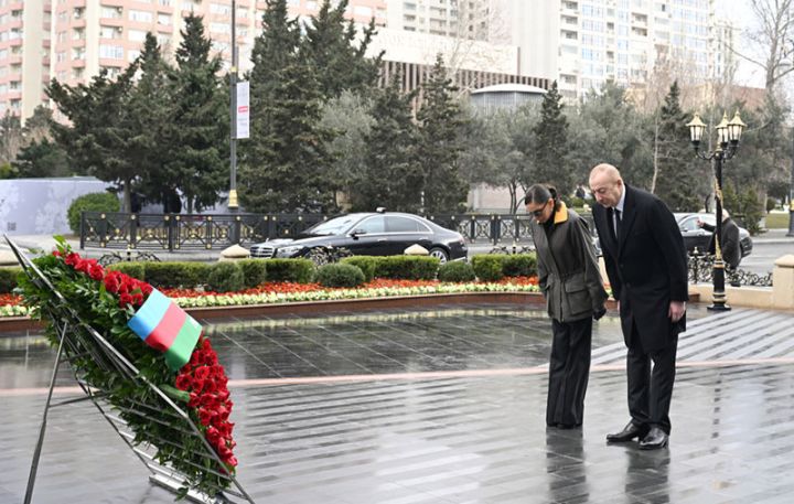 Prezident və birinci xanım Xocalı soyqırımı abidəsini ziyarət ediblər