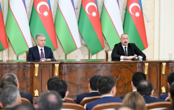 "Biz özbək dostlarımıza pambıqçılıq və ipəkçiliklə bağlı layihələrə sərmayə qoyduqlarına görə minnətdarıq"