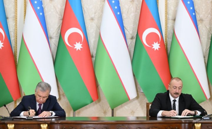 1 milyard dollarlıq ticarət dövriyyəsi hədəfi - BAKIDA SƏNƏDLƏR İMZALANDI