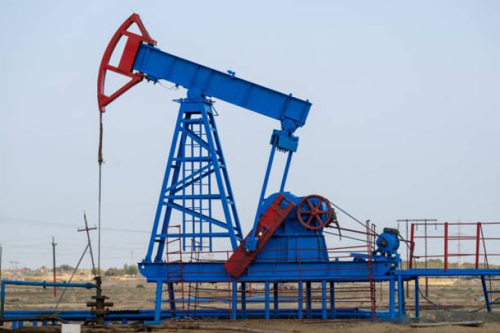 SOCAR: 1 ton neftin istehsal maya dəyəri 17 manat da artaraq 160 manatı keçib