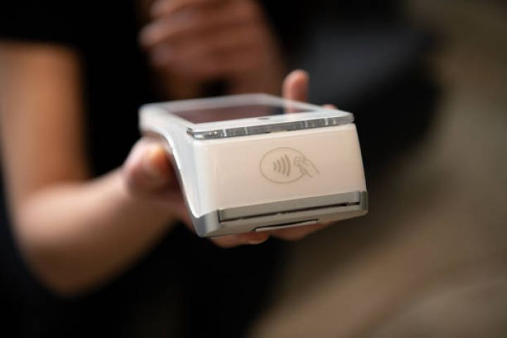 Naxçıvanda nağdsız əməliyyatlar üzrə dövriyyə 66 faiz artaraq 1 milyard manatı ötüb