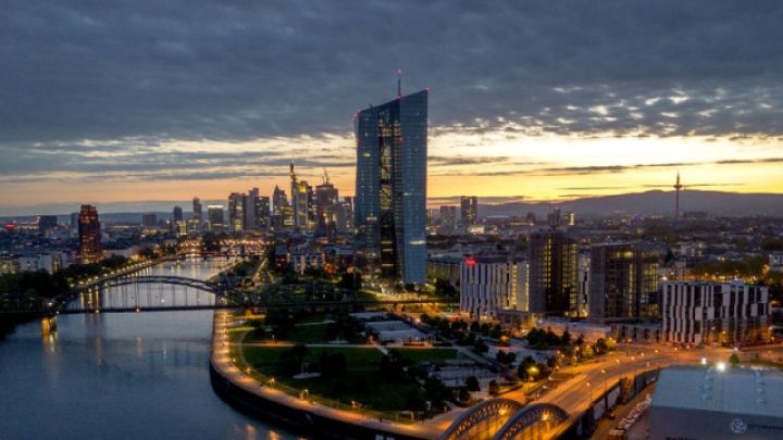 Avropa Mərkəzi Bankı faizlərini dəyişdirmədi