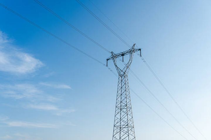 Azərbaycanın elektrik enerjisi satışından gəliri 3 dəfə azalıb